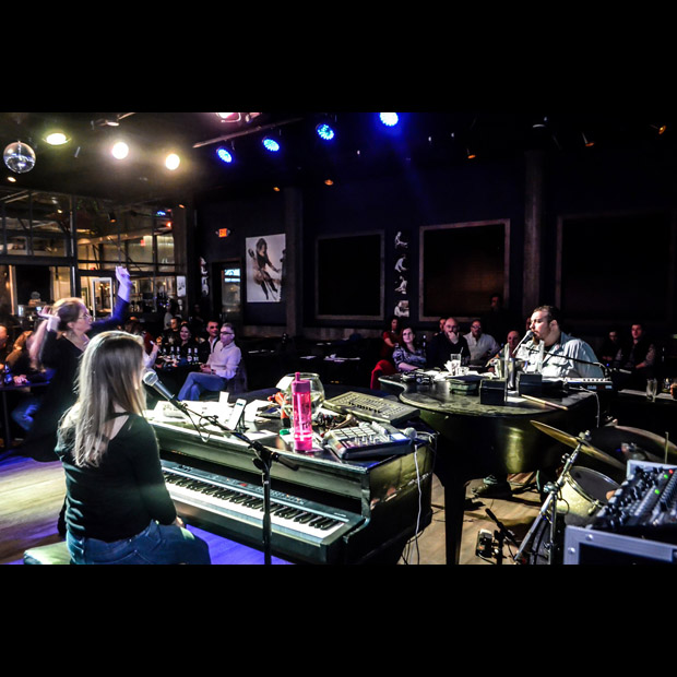 Midwest Dueling Pianos Interactive Musical Entertainment